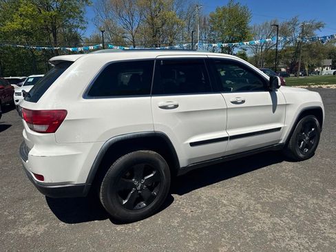 Used 2011 Jeep Grand Cherokee Laredo AWD/4WD image 8