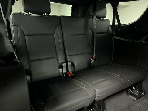 Certified 2023 GMC Yukon XL SLT w/ SLT Luxury Package AWD/4WD image 27