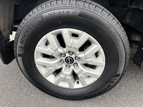 Certified 2024 Nissan Frontier SV w/ SV Convenience Package RWD image 13