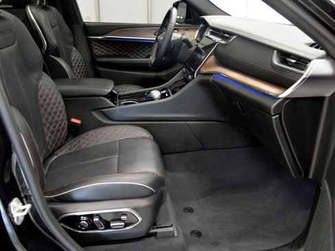 Used 2023 Jeep Grand Cherokee L Summit w/ Advanced Protech Group IV image 32