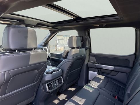 New 2025 Ford F350 Platinum w/ FX4 Off-Road Package image 27