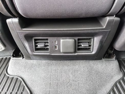 Used 2023 Chevrolet Silverado 1500 LT AWD/4WD image 9