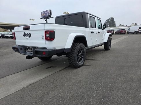 New 2026 Jeep Gladiator Sport image 7