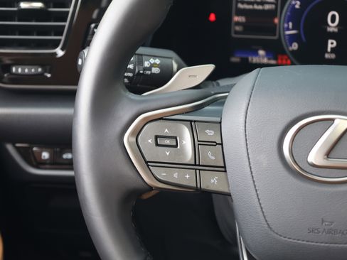 Certified 2025 Lexus NX 250 FWD w/ Towing Package (2000 Lbs) image 19