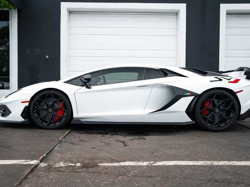 Used 2019 Lamborghini Aventador SVJ AWD/4WD image 10