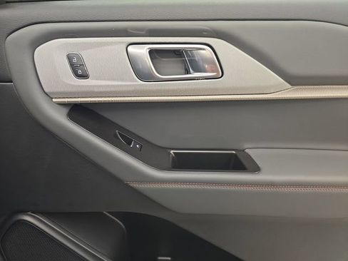New 2026 Ford Explorer Active RWD image 12