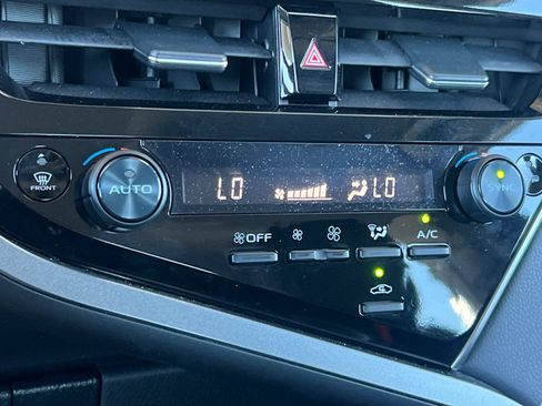 Used 2023 Toyota Camry SE FWD image 16
