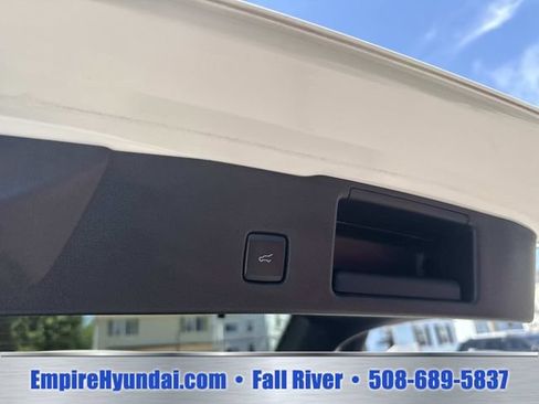 Used 2021 Ford Escape SEL w/ Technology Package AWD/4WD image 8