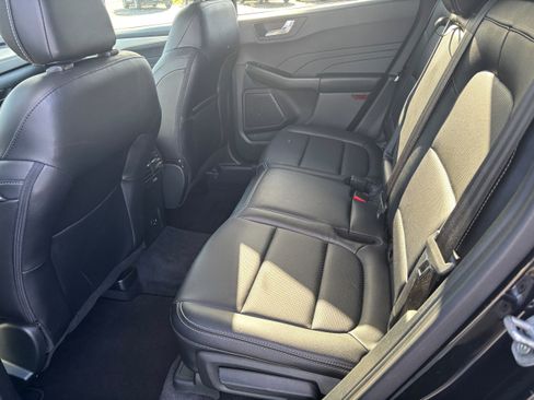 Used 2022 Ford Escape SEL image 9