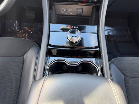 Used 2022 Jeep Grand Cherokee L Laredo image 11