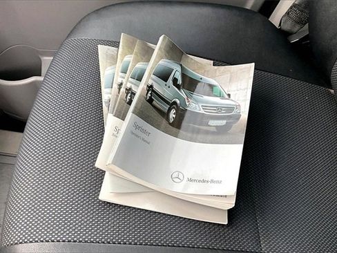 Used 2011 Mercedes-Benz Sprinter 2500 image 10