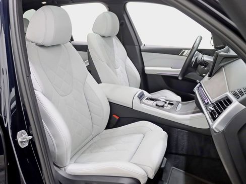 Used 2024 BMW X5 xDrive40i w/ M Sport Package image 27