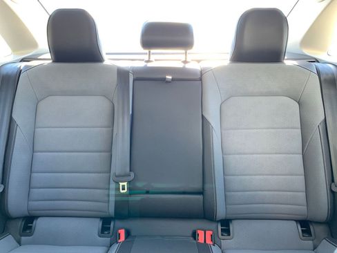 Used 2025 Volkswagen Jetta SE image 37