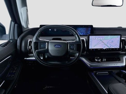 Certified 2025 Ford Expedition Max Platinum w/ Driver's Package AWD/4WD image 24