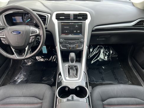 Used 2016 Ford Fusion SE AWD/4WD image 33