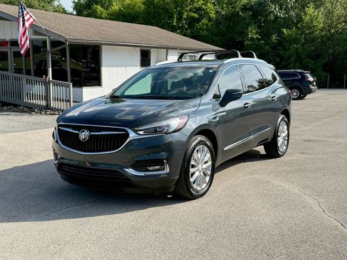 Used 2019 Buick Enclave Premium w/ Experience Buick Package FWD image 24