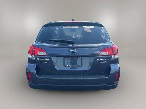 Used 2011 Subaru Outback 3.6R Limited w/ PWR Moonroof Pkg AWD/4WD image 6