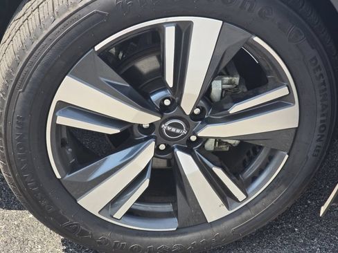 Used 2023 Nissan Rogue SL w/ SL Premium Package AWD/4WD image 10