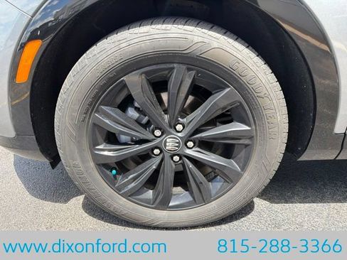 Used 2025 Buick Envista Sport Touring w/ Convenience I Package FWD image 28