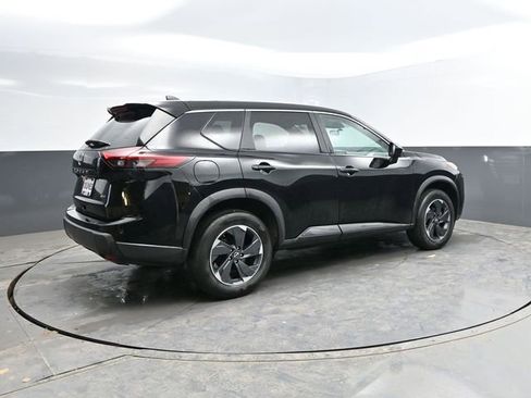 Used 2025 Nissan Rogue SV image 10