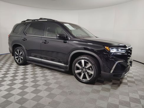 Certified 2023 Honda Pilot Touring image 21