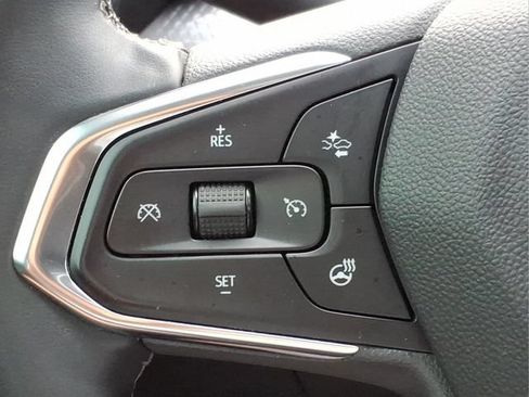 Used 2025 Chevrolet Trax ACTIV w/ Sunroof Package FWD image 26
