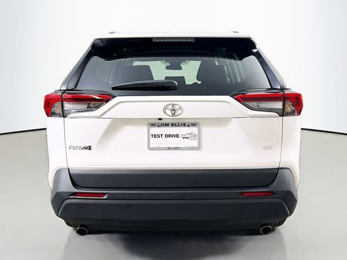 Used 2021 Toyota RAV4 LE image 6