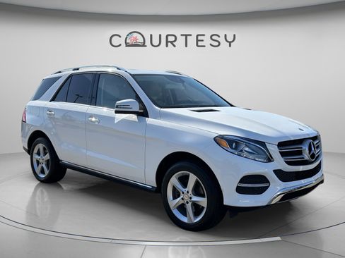 Used 2016 Mercedes-Benz GLE 350 4MATIC w/ Premium Package image 9