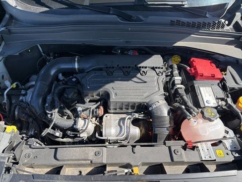 Used 2023 Jeep Renegade Latitude image 35