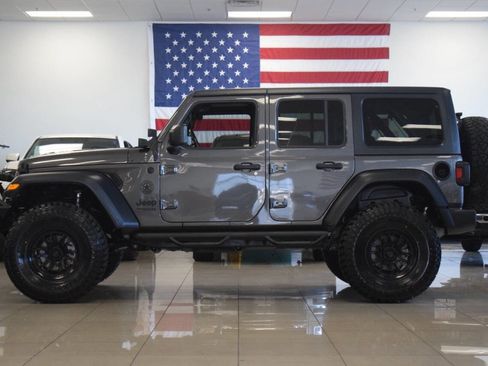 Used 2018 Jeep Wrangler Unlimited Sport S AWD/4WD image 20