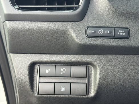 Used 2024 Nissan Leaf S image 20