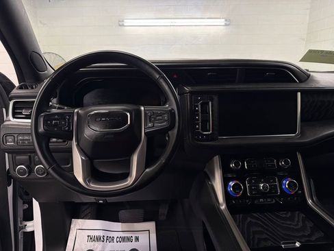 Used 2023 GMC Yukon Denali image 9