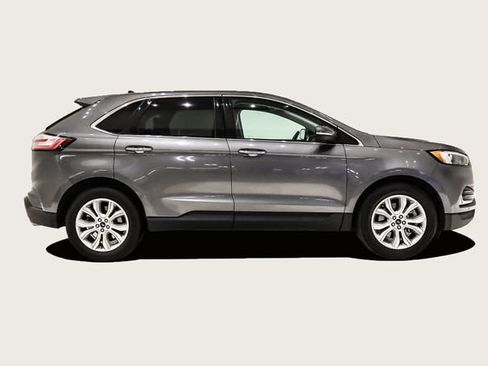 Used 2023 Ford Edge Titanium image 4