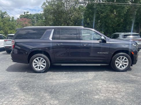 Used 2024 Chevrolet Suburban Premier RWD image 2