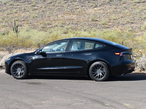 Used 2025 Tesla Model 3 RWD image 5