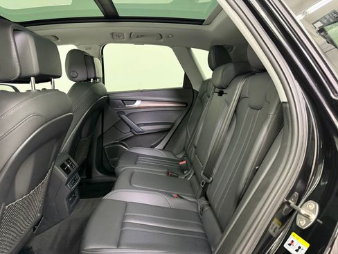 Used 2024 Audi Q5 e Prestige w/ Prestige Package image 16