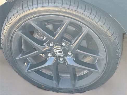 Used 2023 Honda Civic Sport image 29