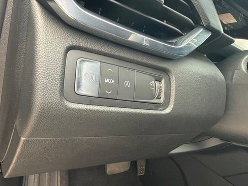 Used 2025 GMC Acadia Elevation w/ Elevation Premium Package FWD image 29