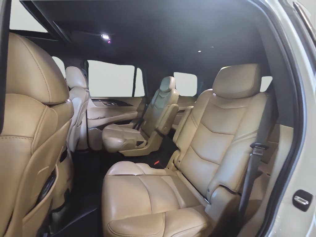Used 2020 Cadillac Escalade Platinum AWD/4WD image 16