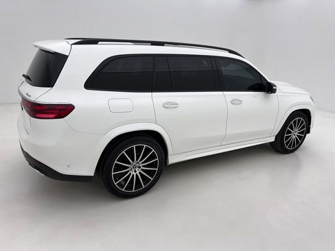 Used 2025 Mercedes-Benz GLS 450 4MATIC image 10