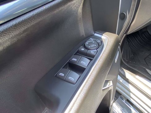 Used 2024 GMC Sierra 1500 SLT w/ SLT Premium Plus Package AWD/4WD image 18