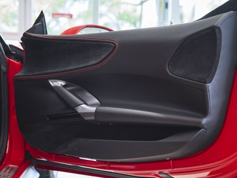 Used 2022 Ferrari SF90 Stradale image 38