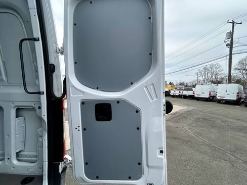 Used 2022 Mercedes-Benz Sprinter 2500 image 27