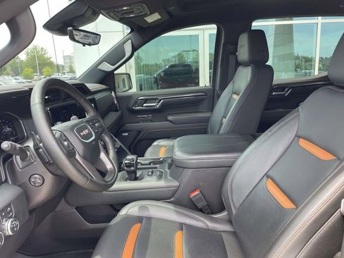 Used 2024 GMC Sierra 1500 AT4 w/ Technology Package AWD/4WD image 14