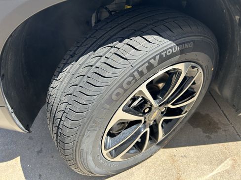 Used 2025 Chevrolet TrailBlazer LT AWD/4WD image 10