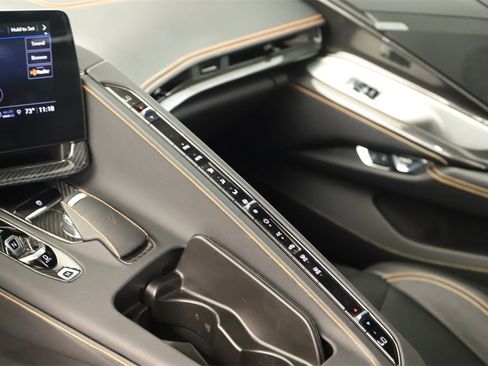 Used 2022 Chevrolet Corvette Stingray Coupe w/ Z51 Performance Package image 17