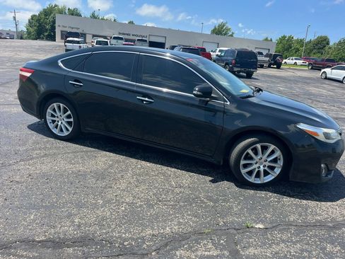 Used 2013 Toyota Avalon XLE Touring FWD image 3