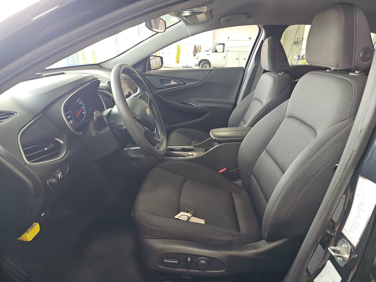 Used 2023 Chevrolet Malibu LT FWD image 6