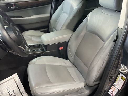 Used 2019 Subaru Outback 2.5i Limited AWD/4WD image 2