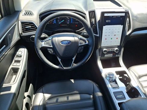 Certified 2024 Ford Edge SEL w/ Convenience Package AWD/4WD image 2